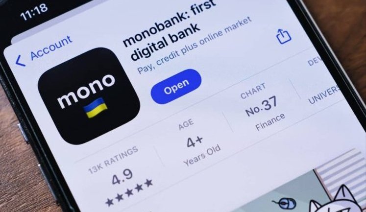 НБУ вимагає пояснень від monobank за публікацію Гороховським фото клієнтки з "прапором РФ"