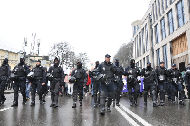 Марш за права женщин прошел в центре Киева 88