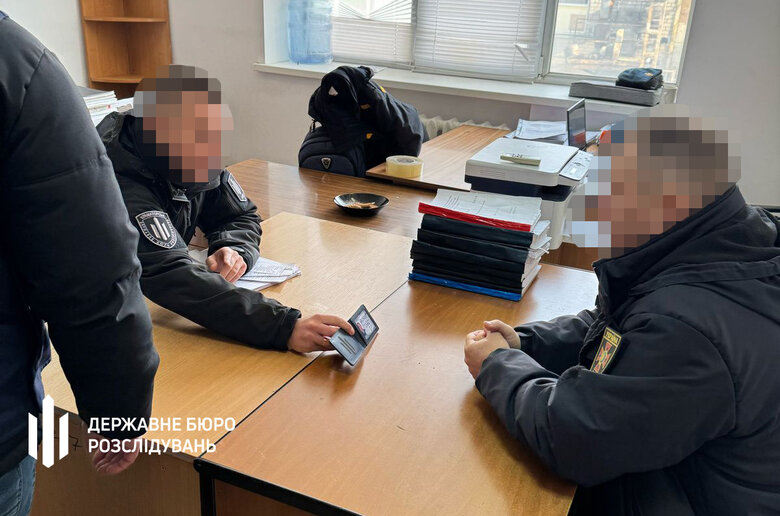 Експосадовець ДСНС нарахував відсутньому підлеглому зарплату на мільйон