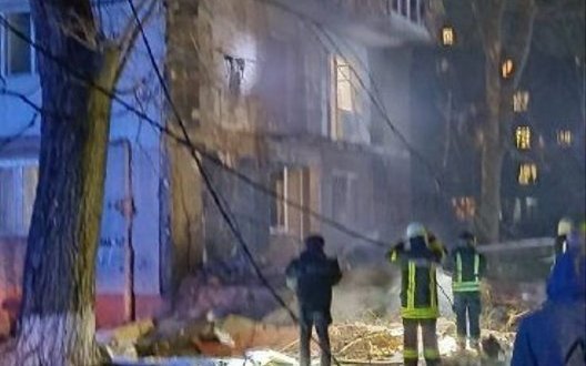 Ворог атакував Одесу: постраждали дві людини, виникли пожежі. ФОТО