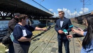 Понтонний міст на Дніпропетровщині, який "відкрив" глава ОДА, так і не запрацював: "Люди приїжджають і з матом розвертаються назад". ВIДЕО (оновлено)