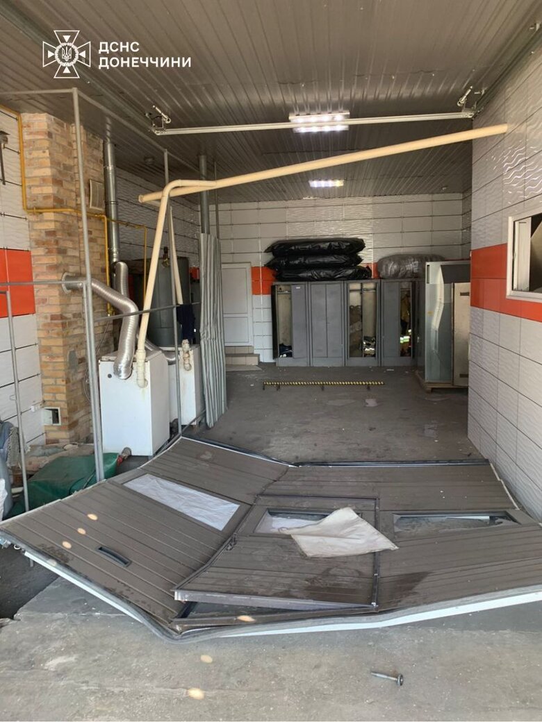Росіяни обстріляли пожежну частину на Донеччині