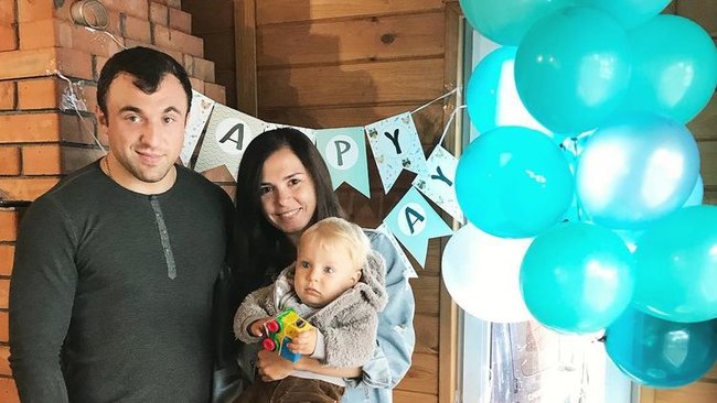 Нові подробиці загибелі співробітника Управління держохорони Василя Хмелюка: поки боксера Петра Очеретяного призначили вбивцею, його знайомі кажуть про самооборону 05