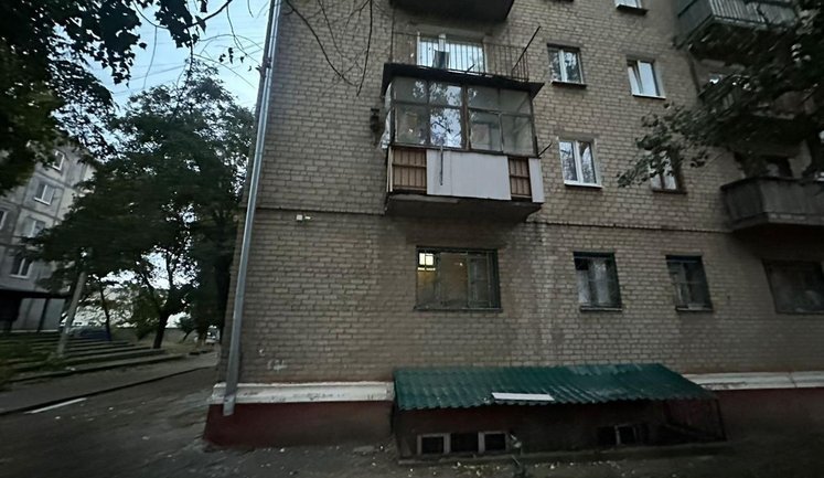 Доба на Донеччині: внаслідок ворожих обстрілів поранено 4 людей, пошкоджено 26 будинків та 17 авто. ФОТО
