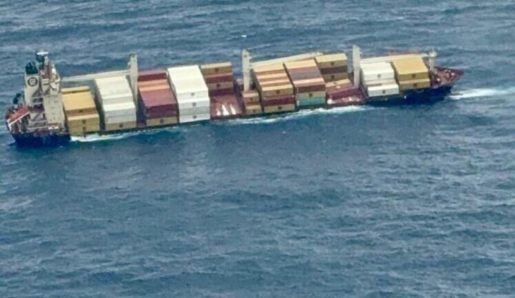 Поблизу Індії затонув контейнеровоз під управлінням росіянина з небезпечним вантажем. У команді були українці