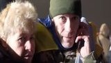 "Все нормально. Тільки не плач", - перші хвилини зустрічі звільненого з полону російських терористів Олександра Олійника та його матері Тетяни. ВIДЕО