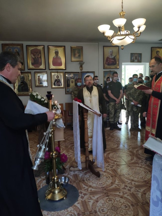 С трагически погибшей при исполнении служебных обязанностей военнослужащей 128-й ОГШБр Кариной Шемчук простились в зоне ООС 08 С трагически погибшей при исполнении служебных обязанностей военнослужащей 128-й ОГШБр Кариной Шемчук простились в зоне ООС 08