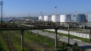 Суд арестовал нефтеперевалку "Привата" в Черноморске