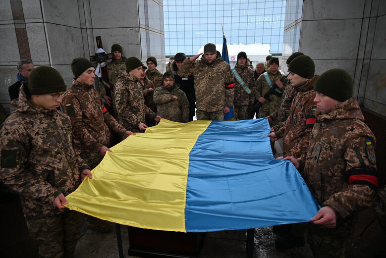Із захисником України Андрієм Трачуком попрощалися в Києві 16