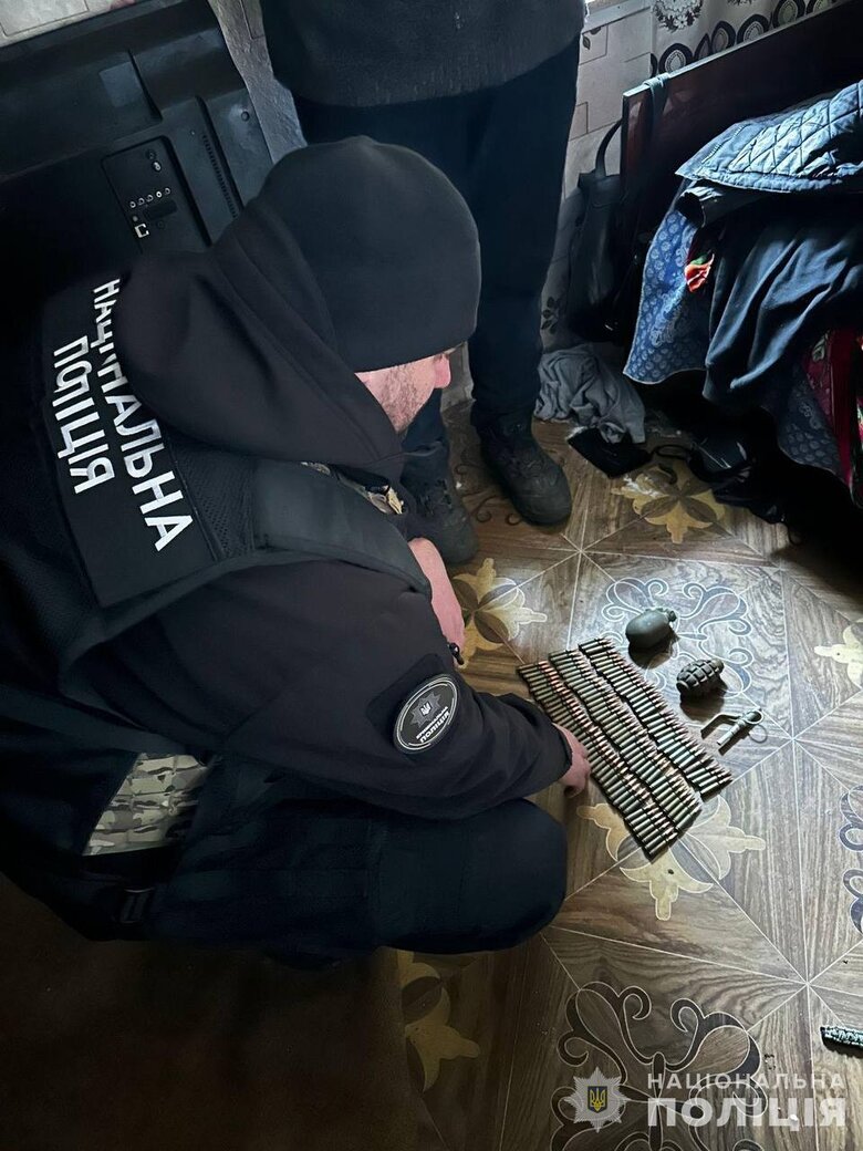 Масштабна спецоперація Нацполіції: вилучено зброю, вибухівку й наркотики