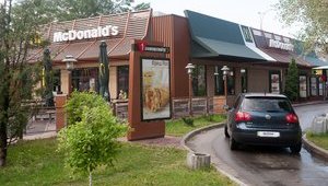 "Макдональдс" можно, а маленьким кофейням нет, - бизнесмен Давиденко о двойных стандартах властей по отношению к бизнесу во время карантина