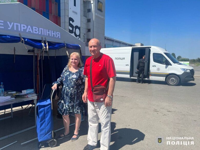 Подружжя вижило під час ракетного удару РФ по Епіцентру в Харкові