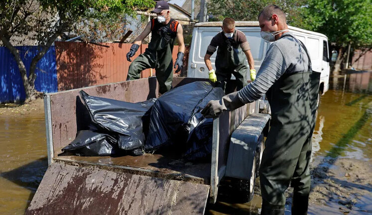 Reuters published photo with bodies of those who died during flooding of occupied Hola Prystan in Kherson region (18+). PHOTOS
