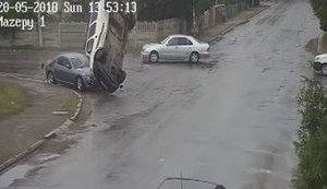 ДТП за участю трьох автомобілів у Коломиї на Івано-Франківщині. ВІДЕО камер спостереження