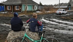 Разочарование и дефицит: в СВР рассказали, как россияне реагируют на последствия экономической изоляции