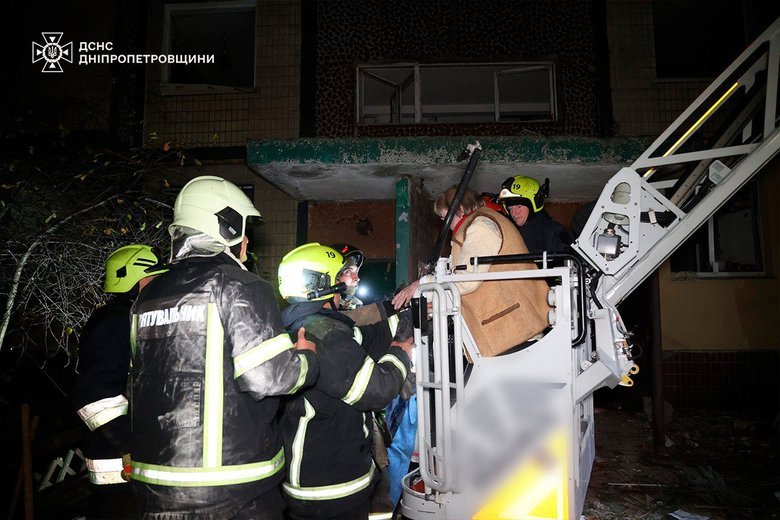 Трагедия в Днепре после удара дрона: 1 погибшая, 10 раненых