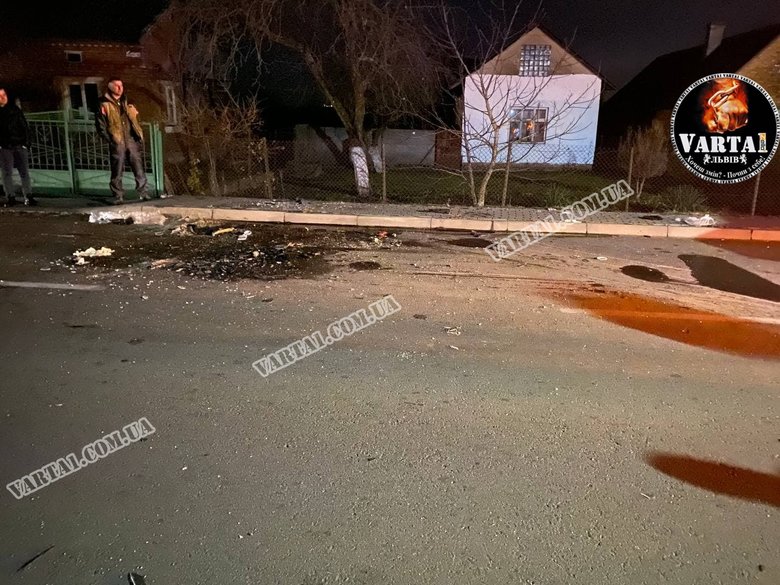 У потрійній ДТП на Львівщині загинуло двоє людей 04