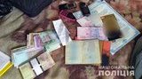 Выявлена преступная группа, изготавливавшая поддельные документы об образовании для трудоустройства за рубежом. За 2 года мошенники "заработали" свыше 26 млн грн, - Нацполиция. ФОТОрепортаж