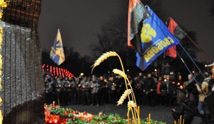 Націоналісти провели в Києві акцію пам'яті жертв Голодомору. ВІДЕО+ФОТОрепортаж