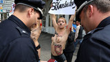 FEMEN-фюрерши атаковали квартал "красных фонарей" в Гамбурге. ФОТОрепортаж