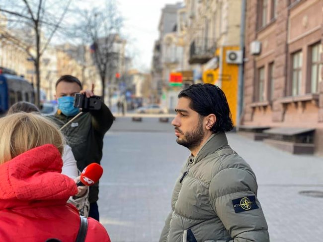 Лерос прийшов на допит в ДБР, але клопоче про перенесення у звязку з обєднанням проваджень за 4 статтями в одне, - адвокат Найєм 01
