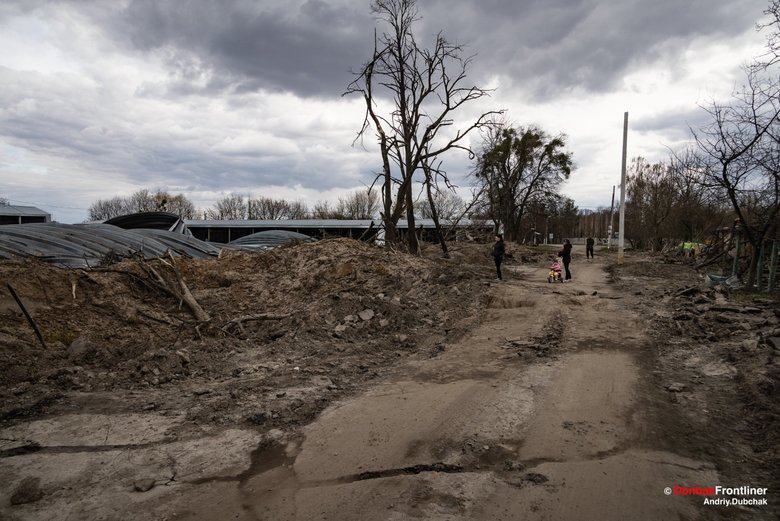 Ukrainian sappers destroy Russian unexploded ordnance in Kyiv region 09