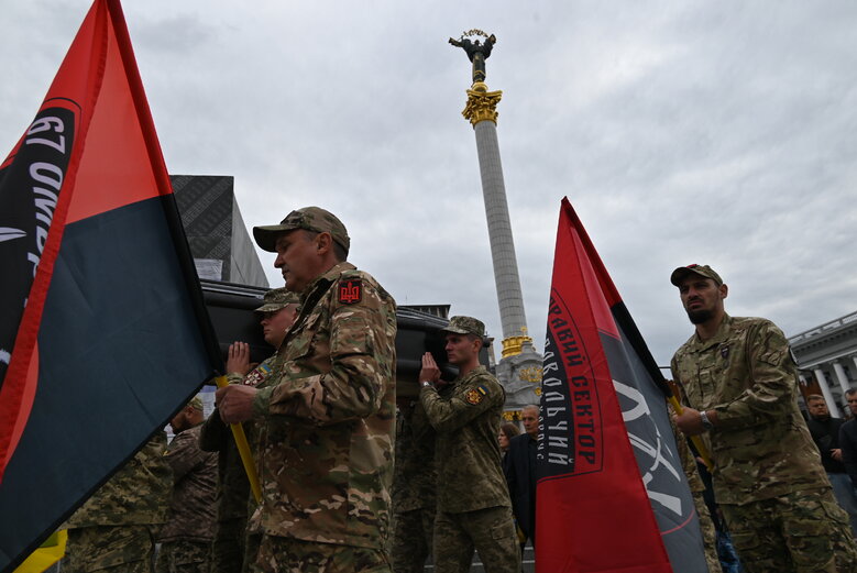У Києві попрощалися з командиром роти стрілецького батальйону Олександром Пастухом (Добрим), який загинув у бою проти рашистів на Луганщині 67