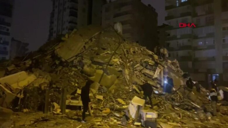 Strong earthquake occurred in Turkey, killing more than 900 people 02