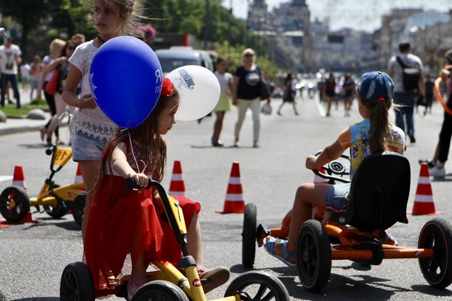 На Майдане Незалежности в Киеве начался фестиваль Все вместе - за семью 12