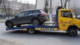 ГАИ эвакуирует автомобили, мешающие проезду Януковича. ФОТОрепортаж