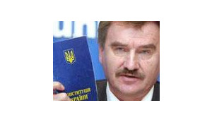 В лобовой автокатастрофе погиб народный депутат Михаил Сирота - один из авторов Конституции Украины