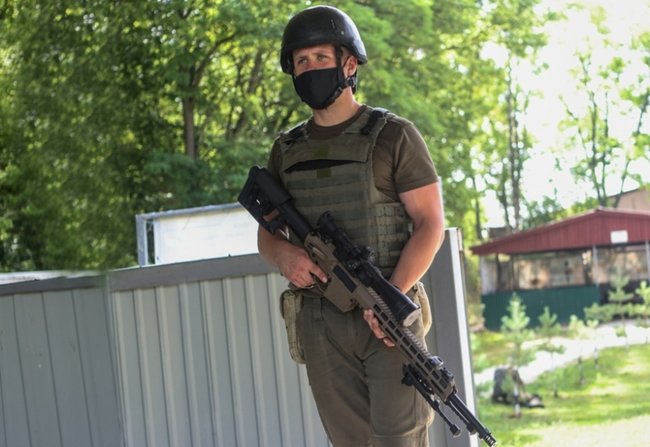 Нову українську снайперську гвинтівку випробували в справі курсанти Академії Нацгвардії 03