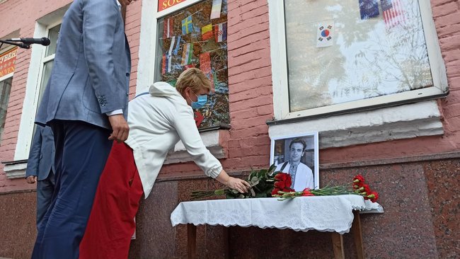 Memorial plaque to Georgiy Gongadze unveiled in Kyiv 08