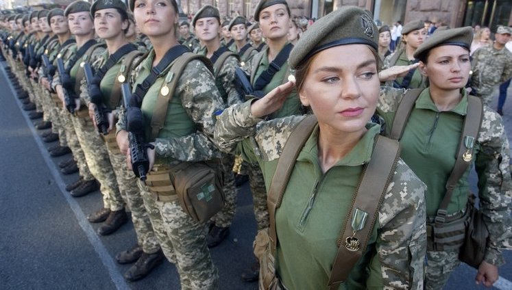 Алгоритм, как женщинам стать на военный учет, должны разработать до конца следующей недели, - Минобороны