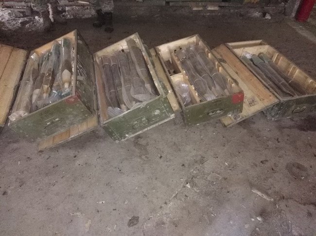 Дві схованки з боєприпасами виявлено на Донеччині, - СБУ 03