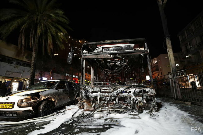 Ракетні обстріли і вуличні заворушення: кадри з Ізраїлю 02