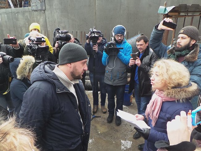 На Андреевском спуске протестовали против строительства 30-метровой гостиницы: Застройщик игнорирует решение суда 24