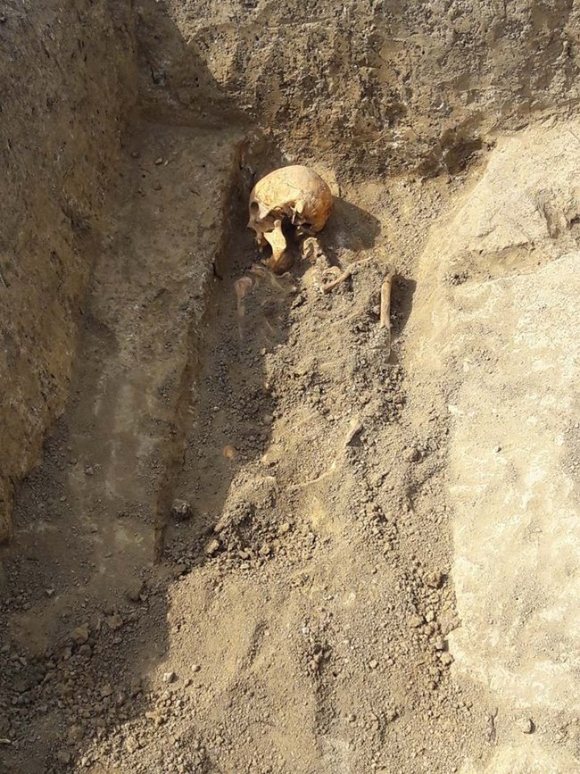 Прокуратура АРК відкрила справу за фактом розкопок в окупованому Криму на місці мусульманського поховання 02