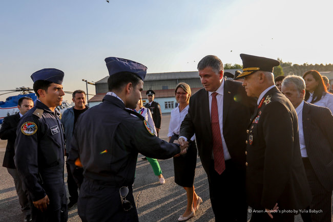 Система цивільної авіації МВС підвищить безпеку країни, - Аваков 04