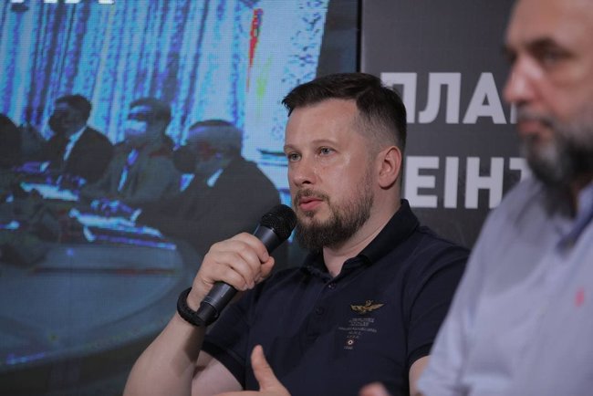 Білецький та Кривонос представили план дій з деокупації Донбасу і Криму 01