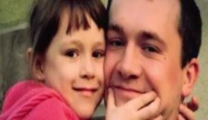 "Саша спас жизни 1000 человек, приняв огонь на себя", - герою-спецназовцу Александру Петраковскому нужна помощь для реабилитации после ранения. ВИДЕО