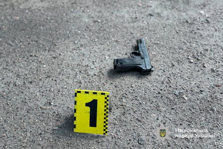 У Черкасах затримали чоловіка який погрожував підірвати гранати