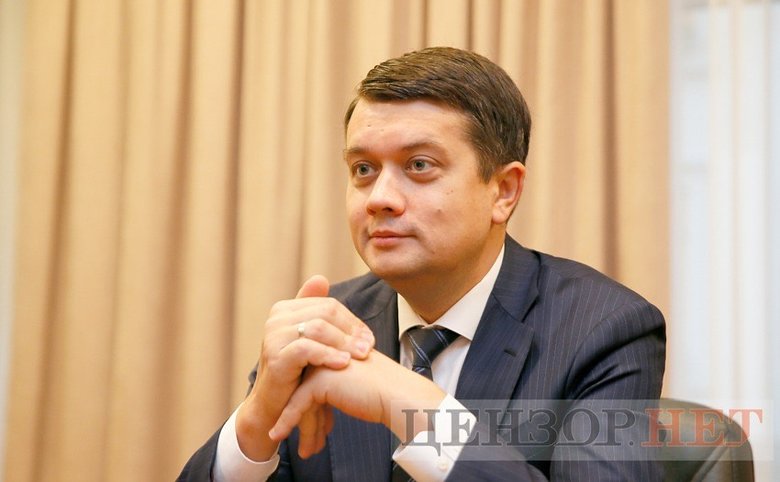 Дмитро Разумков: Мене можна застрелити – це теж варіант для вирішення питання. Але підстав позбавити мене мандата у них немає жодних 03