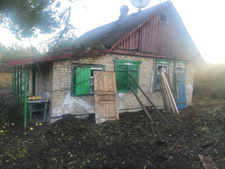 Росіяни протягом доби обстрілювали населені пункти Донеччини. Найбільше постраждала Авдіївка. Є загиблі та поранені 03