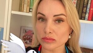 Propagandist Ovsyannikova is "forced" to return from Germany to Russian Federation