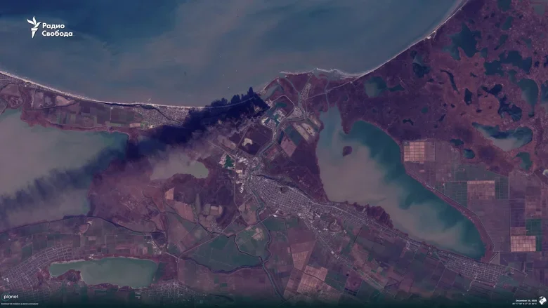 Пожежа в порту Темрюк після удару дронів — супутникові фото