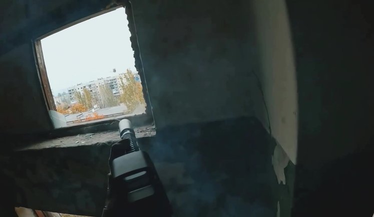 Боєць Сил оборони одним пострілом зі штурмової гвинтівки збив дрон‑камікадзе над Костянтинівкою. ВIДЕО