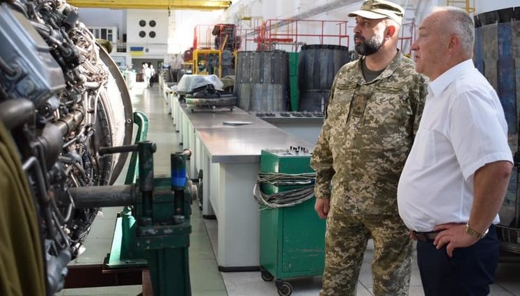 Чистота роддома на заводе в Луцке и ржавеющие двигатели в Ривном: Кривонос проверил четыре предприятия "Укроборонпрома". ФОТОрепортаж