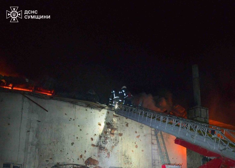 Night-time strikes on Sumy and Shostka: fires and damage to buildings