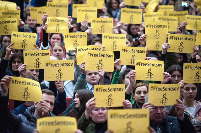 У 2014 році Amnesty International була чи не першою організацією, яка опублікувала зроблене з супутника фото російської військової техніки на Донбасі, - Оксана Покальчук 03 У 2014 році Amnesty International була чи не першою організацією, яка опублікувала зроблене з супутника фото російської військової техніки на Донбасі, - Оксана Покальчук 03